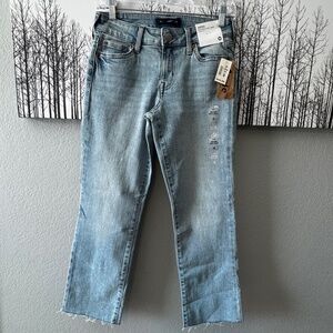 Aeropostale Mid Rise Kick Crop Light Wash Size 0